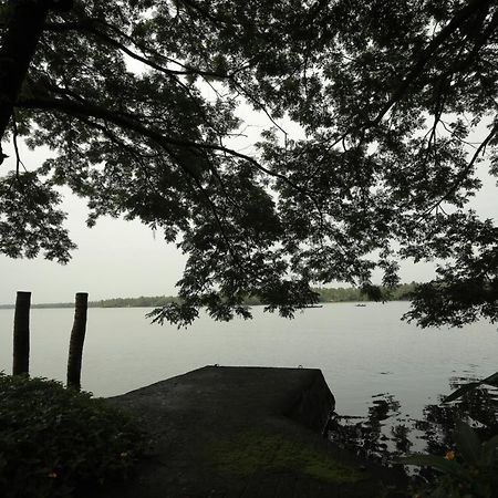 Vismaya Lake Heritage Turavūr Zewnętrze zdjęcie